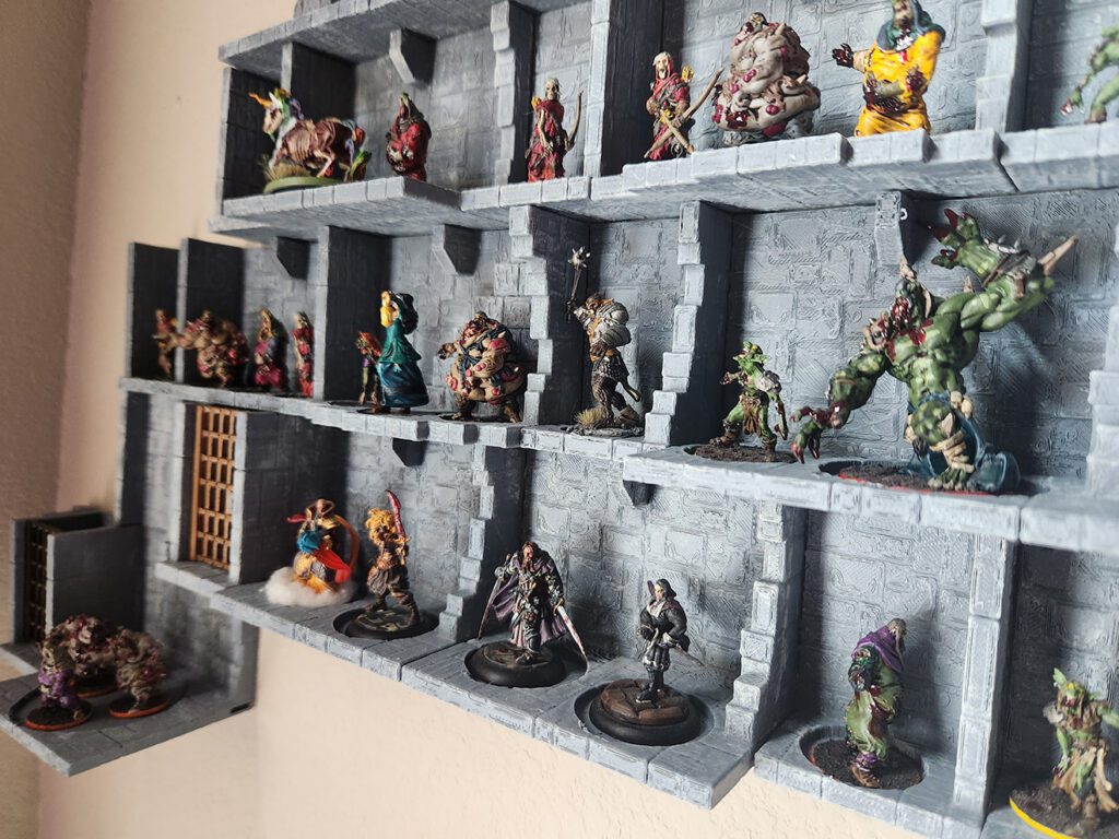 Ditch your GM screen hide your minis in plain sight!